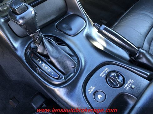 Used 2004 Chevrolet Corvette Convertible w/ Preferred Equipment Group image 18