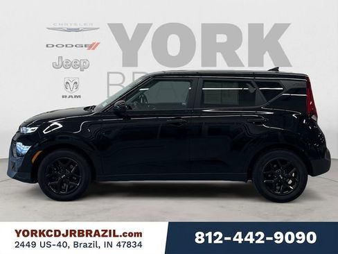 Used 2020 Kia Soul S image 2