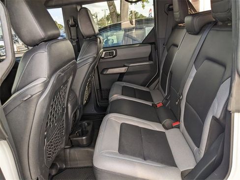 Used 2022 Ford Bronco Black Diamond w/ Sasquatch Package image 9