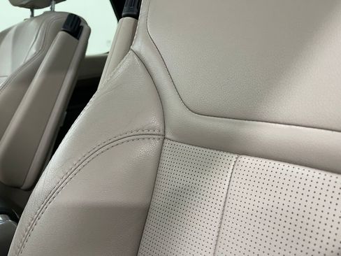 Used 2018 Land Rover Discovery HSE image 19