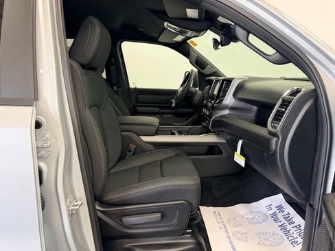 New 2026 RAM 1500 Express AWD/4WD image 9