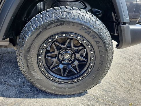 Used 2018 Jeep Wrangler Unlimited Sport AWD/4WD image 37