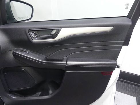 Used 2022 Ford Escape SE w/ Convenience Package image 19