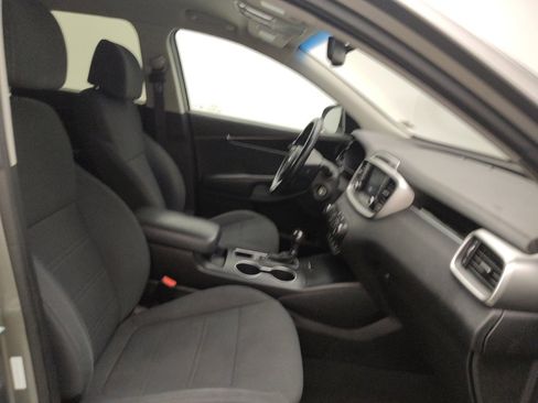 Used 2017 Kia Sorento LX w/ LX Convenience Package image 21