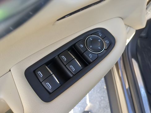 Used 2019 Cadillac XT5 Luxury image 17