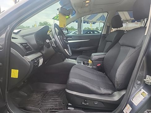 Used 2010 Subaru Outback 2.5i Premium AWD/4WD image 17
