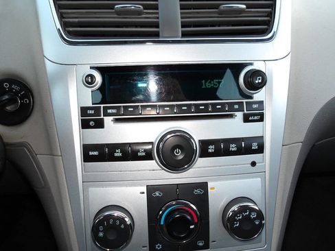 Used 2010 Chevrolet Malibu LS image 12