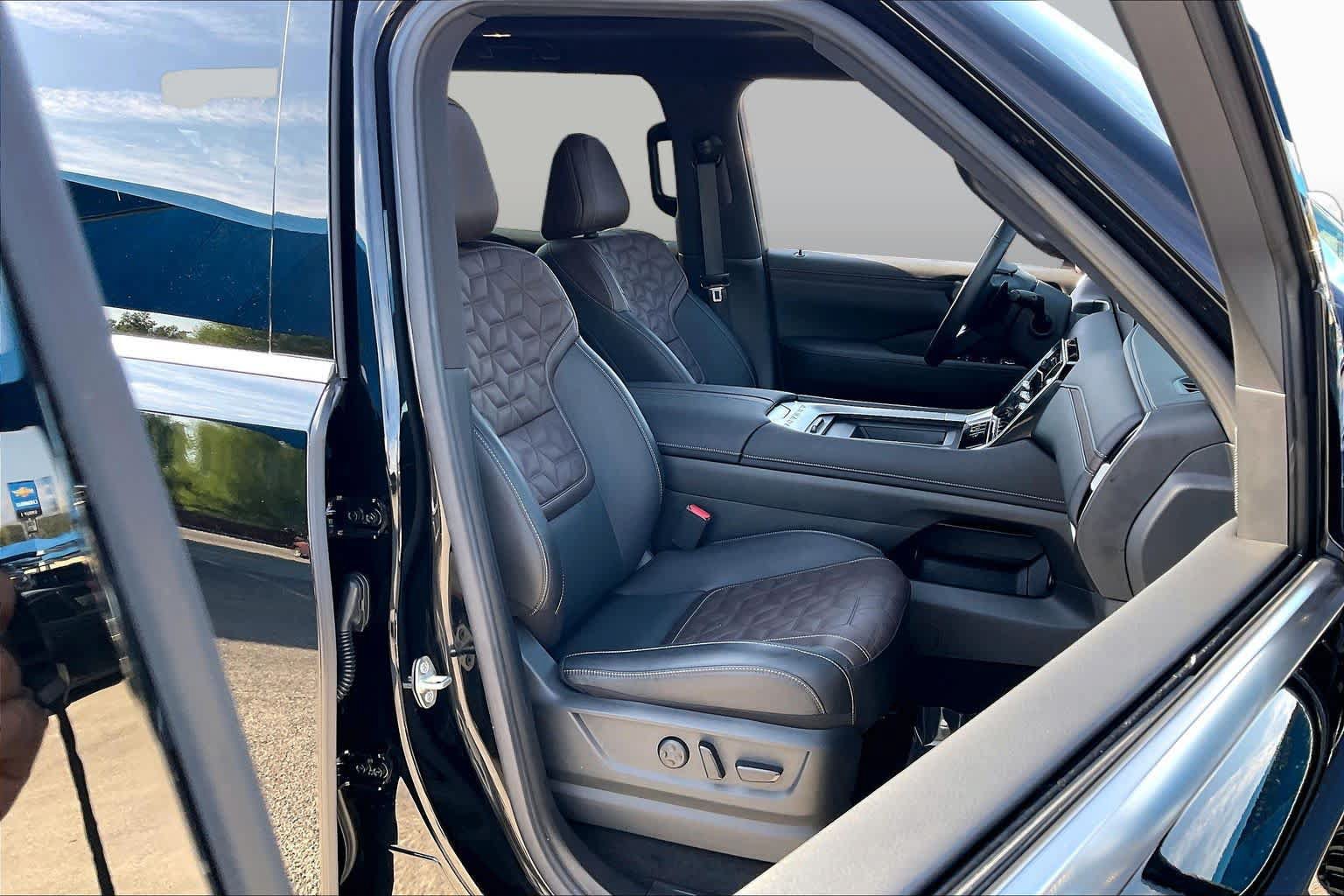 Used 2026 Nissan Armada Platinum RWD image 8