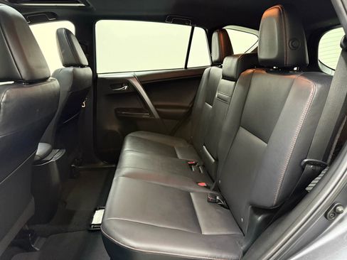 Used 2017 Toyota RAV4 SE image 37