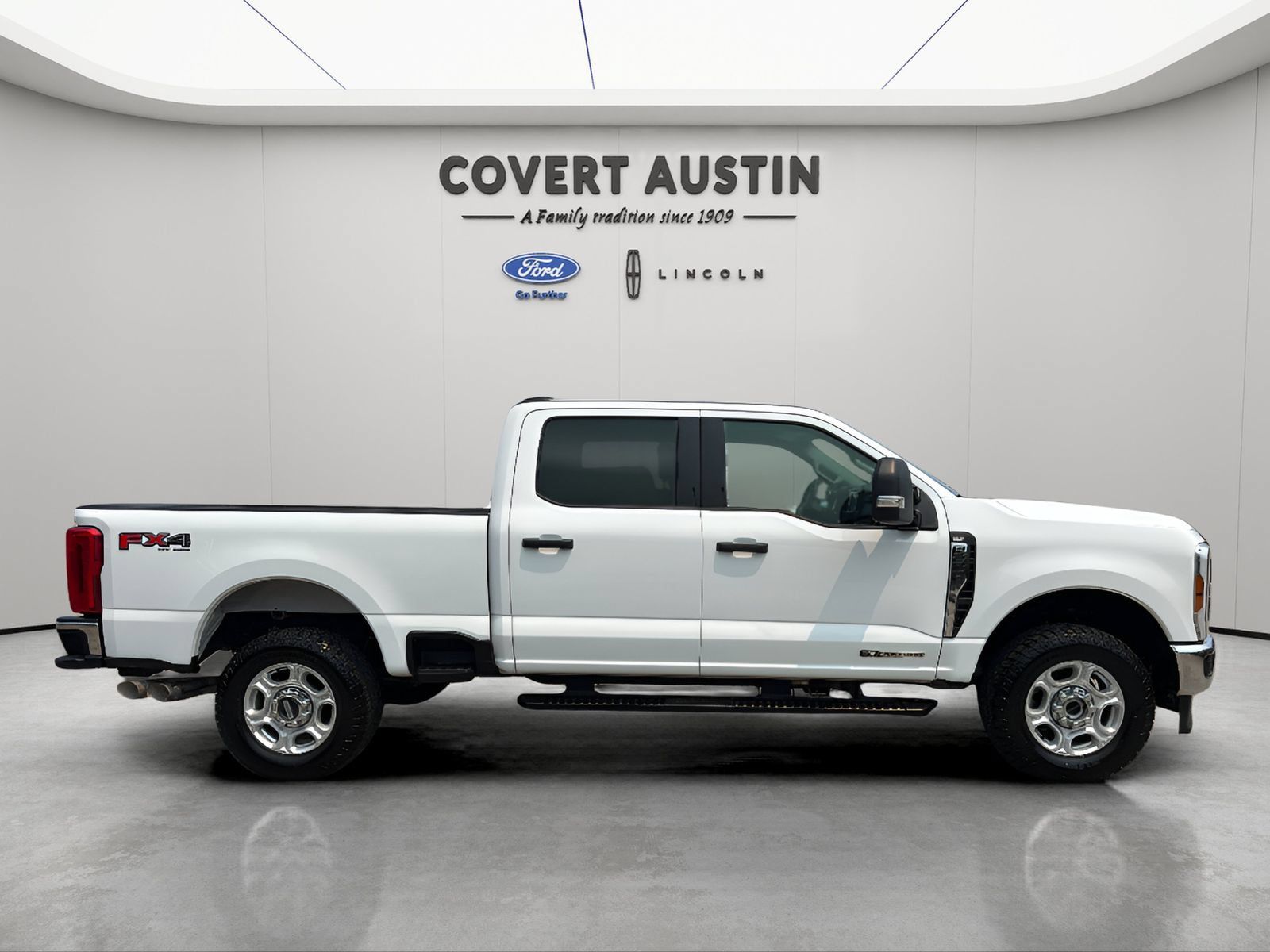 Used 2025 Ford F250 XLT w/ FX4 Off-Road Package AWD/4WD image 5