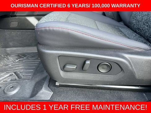 Used 2025 Chevrolet Colorado Z71 w/ Technology Package AWD/4WD image 21