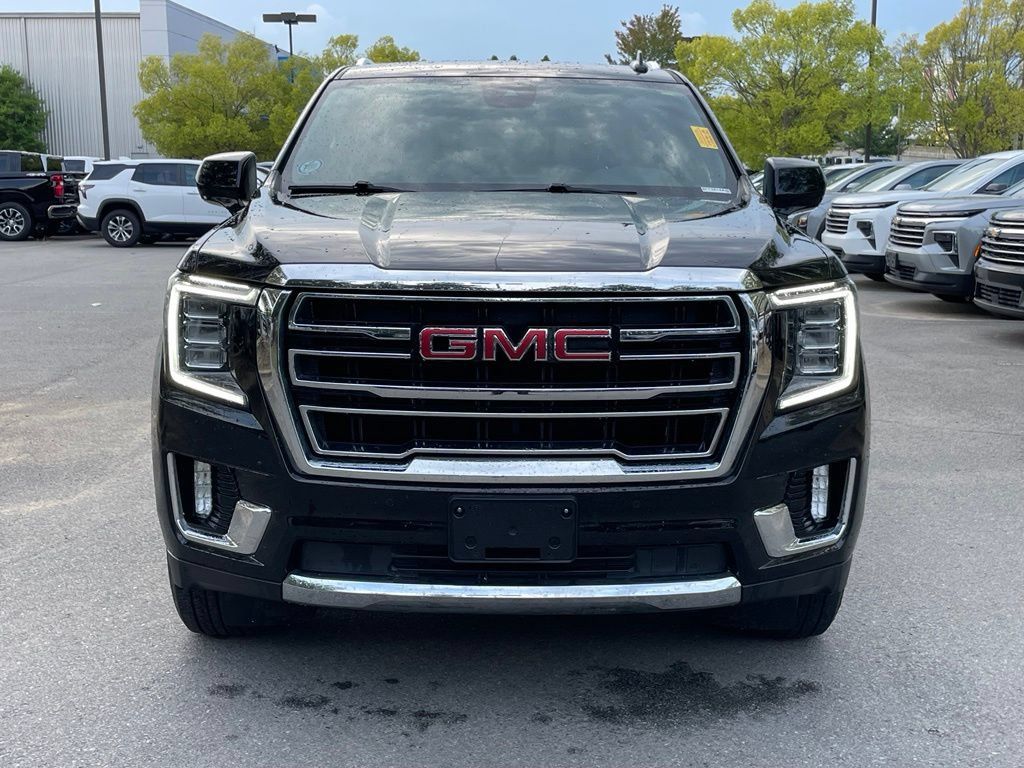 Used 2024 GMC Yukon SLT AWD/4WD image 2