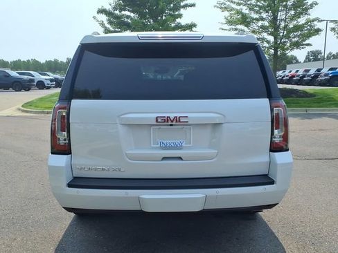 Used 2020 GMC Yukon XL SLT w/ Premium Edition AWD/4WD image 5