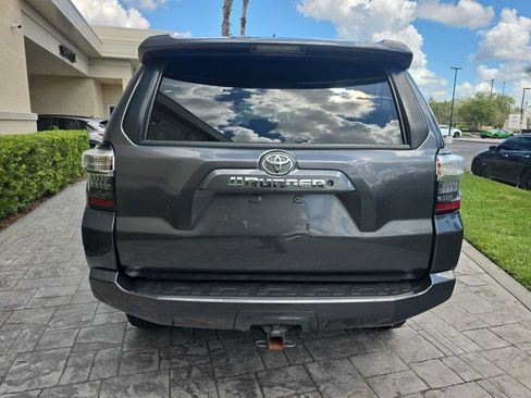 Used 2018 Toyota 4Runner SR5 Premium RWD image 5