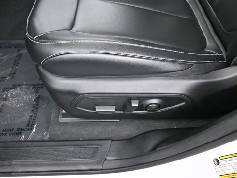 Used 2024 Jeep Grand Cherokee Limited image 17