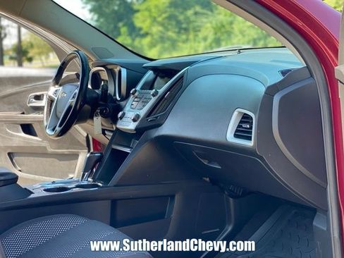 Used 2017 Chevrolet Equinox LT w/ Convenience Package AWD/4WD image 18