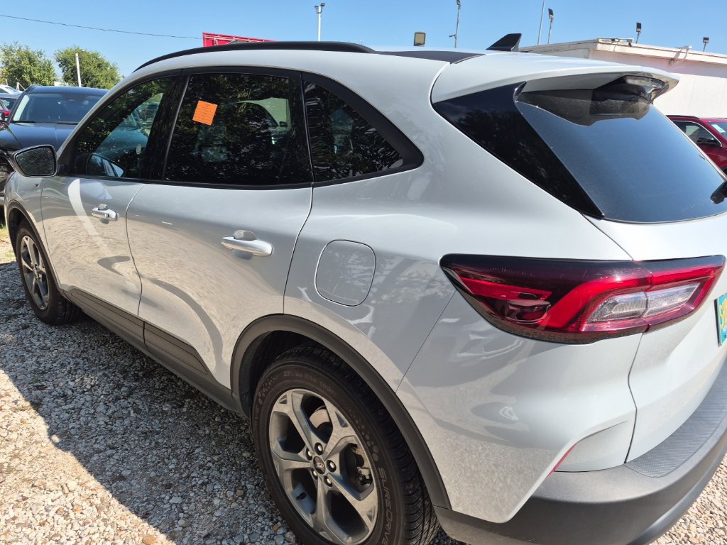 Used 2026 Ford Escape ST-Line FWD image 2
