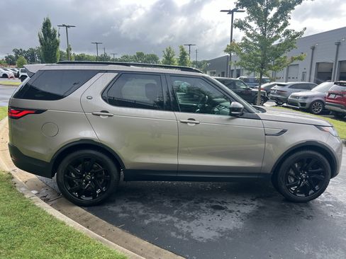 Certified 2025 Land Rover Discovery S AWD/4WD image 8