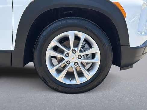 Used 2025 Chevrolet TrailBlazer LS FWD image 32