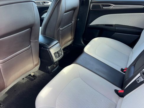 Certified 2019 Ford Fusion SE w/ Equipment Group 151A image 13