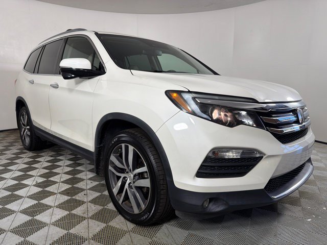 Used 2018 Honda Pilot Touring image 1