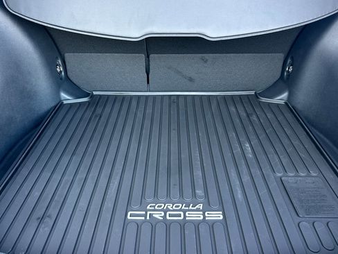 Certified 2026 Toyota Corolla Cross LE image 15