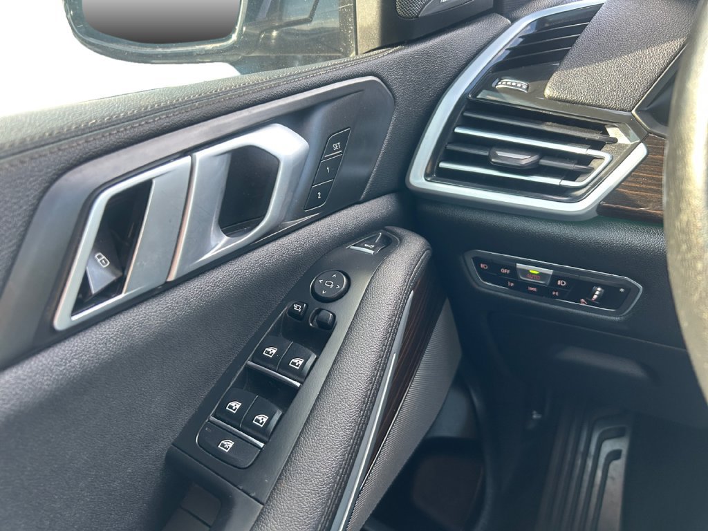 Used 2021 BMW X5 sDrive40i w/ Premium Package RWD image 19