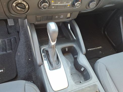 Used 2023 Nissan Frontier SV image 33