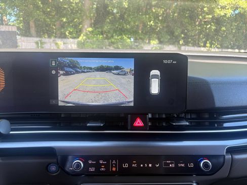 Used 2026 Kia Carnival FWD image 22