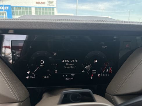 Certified 2025 GMC Yukon XL Denali w/ Denali Reserve Package AWD/4WD image 11