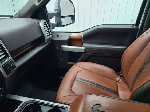 Used 2018 Ford F150 King Ranch w/ Equipment Group 601A Luxury AWD/4WD image 24