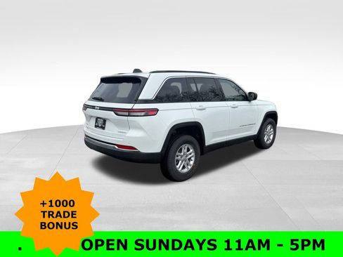 New 2025 Jeep Grand Cherokee Laredo image 7