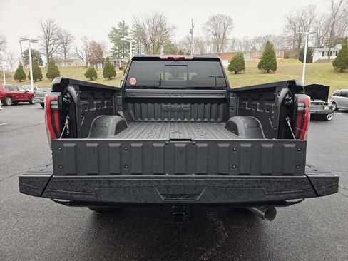 New 2026 GMC Sierra 2500 AT4 w/ AT4 Premium Plus Package AWD/4WD image 17