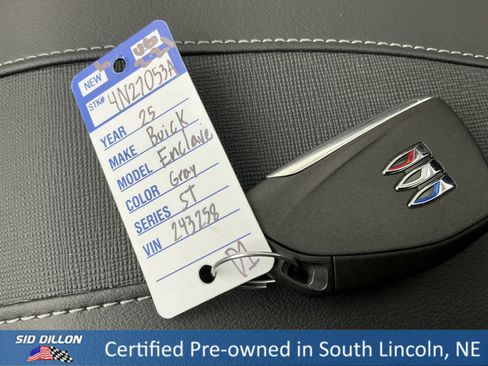 Used 2025 Buick Enclave Sport Touring w/ Power Package image 8