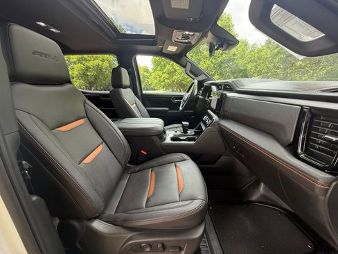 Used 2024 GMC Sierra 1500 AT4 w/ Technology Package image 18