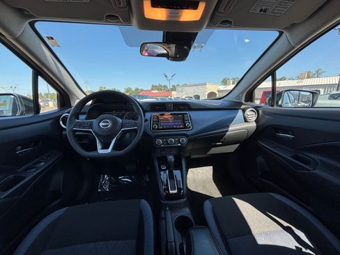 Used 2025 Nissan Versa SV FWD image 31