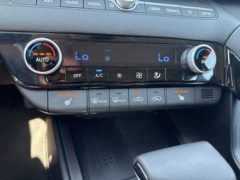 Used 2023 Hyundai Elantra SEL w/ Convenience Package image 20