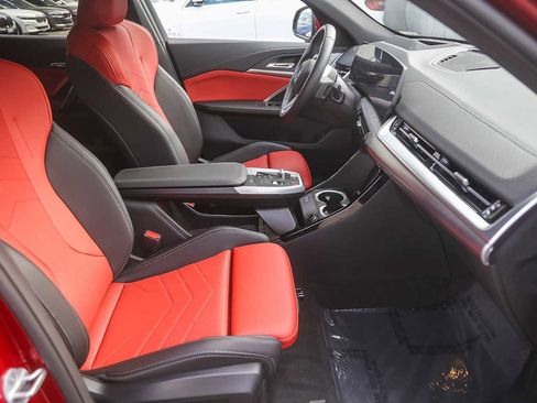 Used 2025 BMW X2 xDrive28i w/ Premium Package image 12