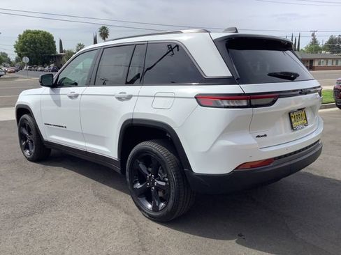 New 2026 Jeep Grand Cherokee Limited w/ Limited Altitude Package image 23