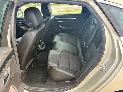 Used 2015 Chevrolet Impala LT FWD image 3