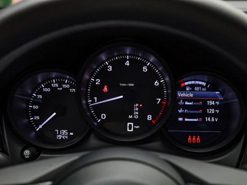 Used 2025 Porsche Macan image 29