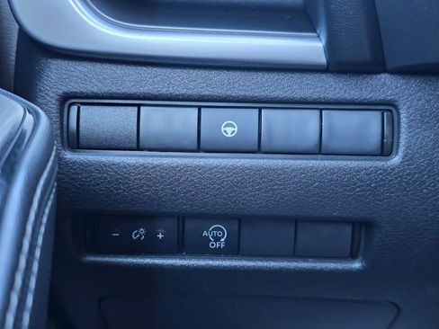 Used 2023 Nissan Rogue SV image 46