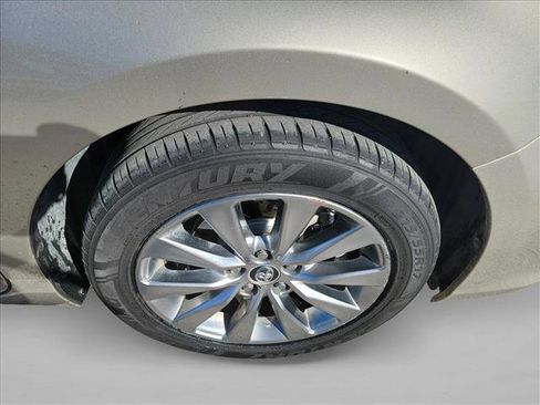 Used 2016 Toyota Camry XLE image 10