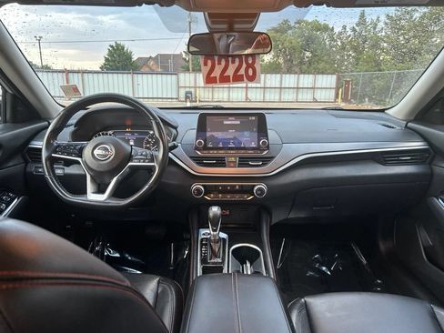 Used 2024 Nissan Altima 2.5 SR FWD image 10