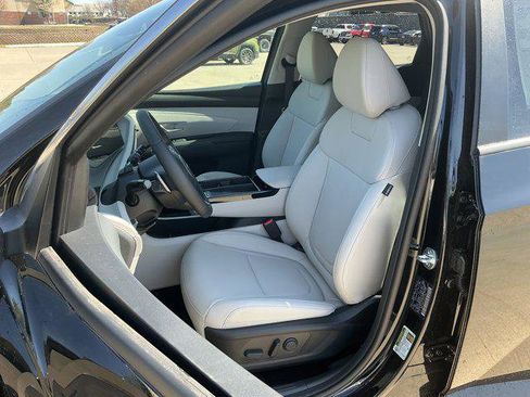 New 2025 Hyundai Tucson SEL image 9
