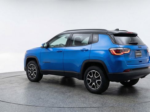 Used 2025 Jeep Compass Trailhawk AWD/4WD image 6