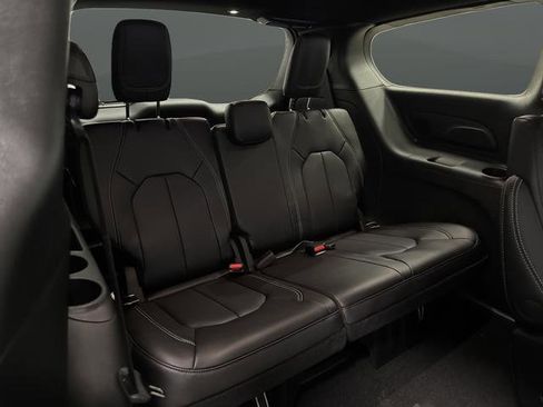 New 2026 Chrysler Pacifica Select image 33