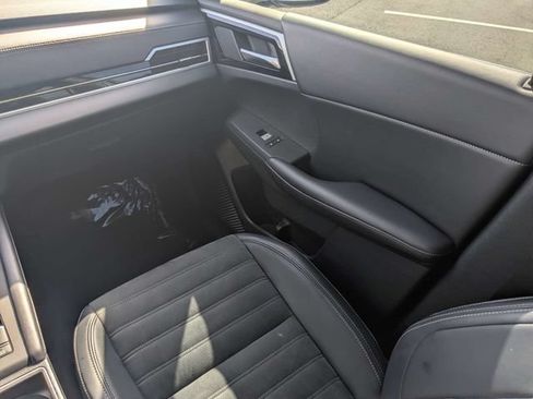 Used 2023 Mitsubishi Outlander SE FWD image 17