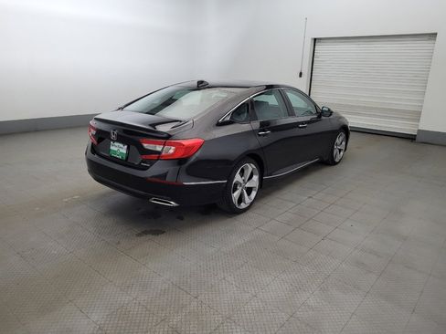 Used 2018 Honda Accord Touring image 9