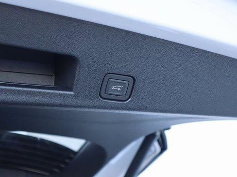 New 2026 Buick Enclave Sport Touring w/ Power Package image 9